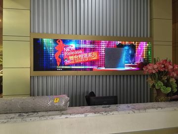 Armário exterior da tela de exposição do diodo emissor de luz P5 com sistema de controlo da NOVA para o clube/hotel